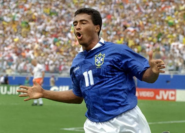 华体会app-劈腿女友闺蜜！60岁罗马里奥被甩了：相恋仅2个月 闪电分手|蒂芙尼|芭芭拉|斯蒂芬·马布里|太阳报|克里斯蒂亚诺·罗纳尔多_新浪体育_新浪新闻